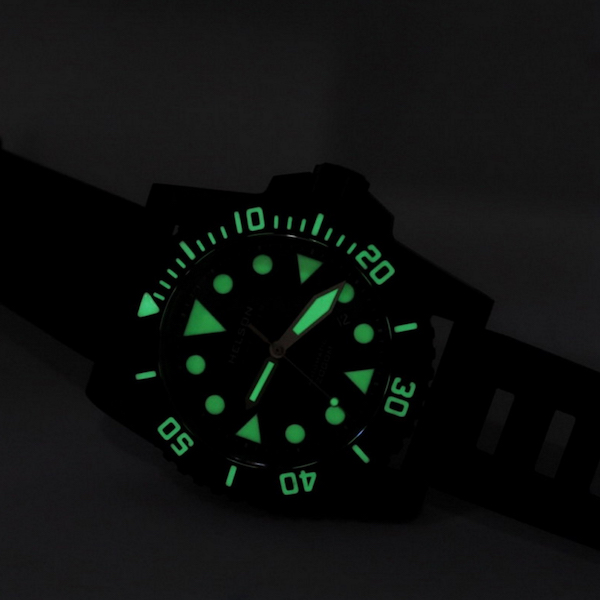 Helson-Shark-Diver-Forged-Carbon 45 night shot